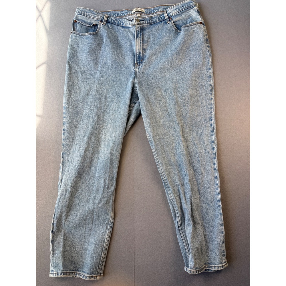 Abercrombie & Fitch Curve Love 90s Straight Ultra High Rise Jeans Light Wash 22R